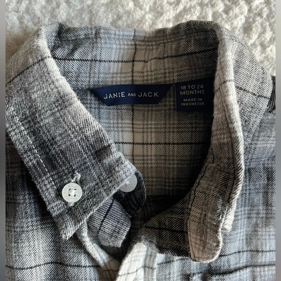 Janie & Jack gray plaid button down shirt. Size 18-24 - Picture 3 of 4